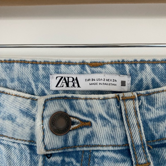Zara jeans, great condition - Picture 2 of 3